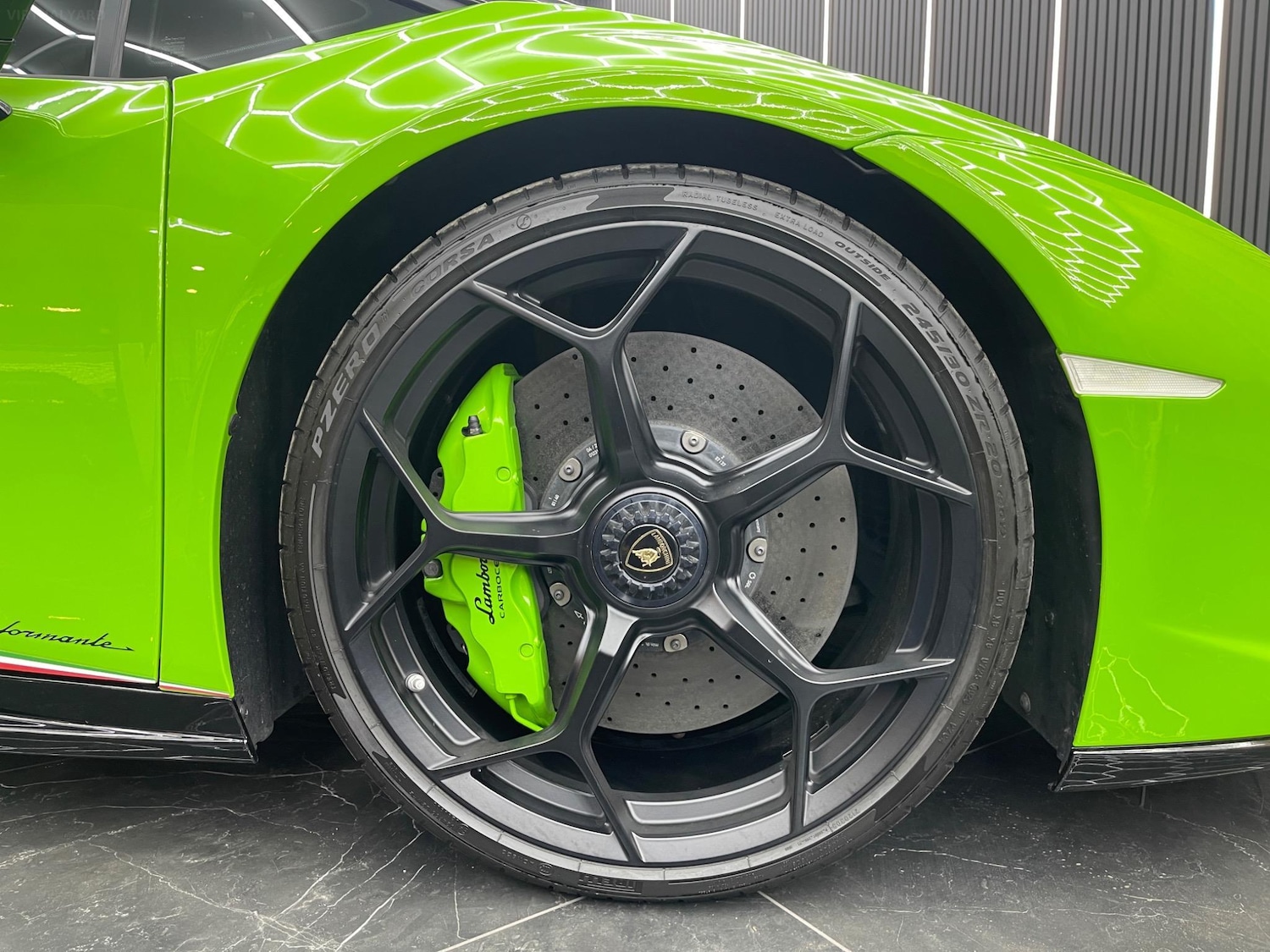 Used Lamborghini Huracan 2019 for sale - 76692912: Photo 61