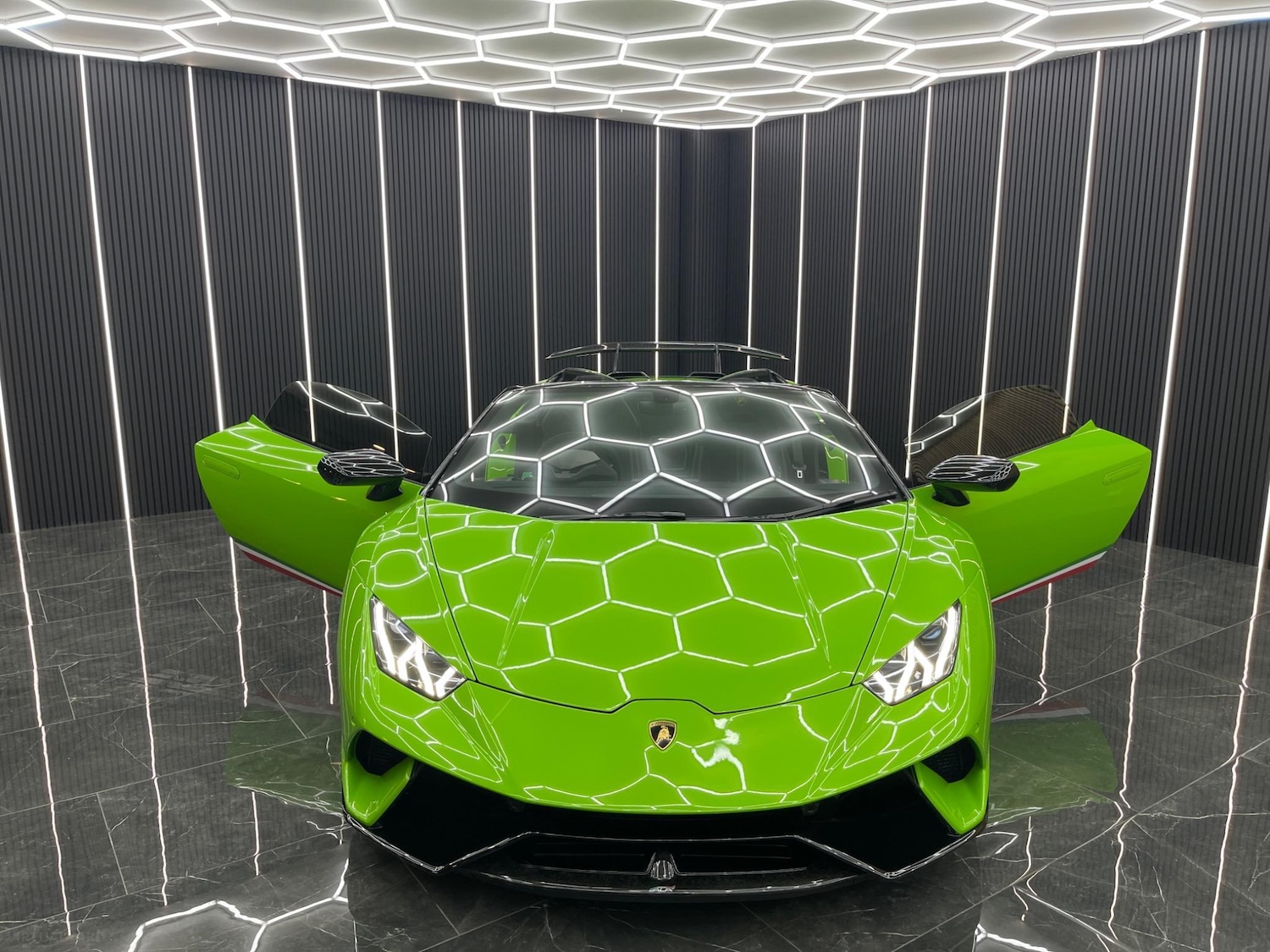 Used Lamborghini Huracan 2019 for sale - 76692912: Photo 7