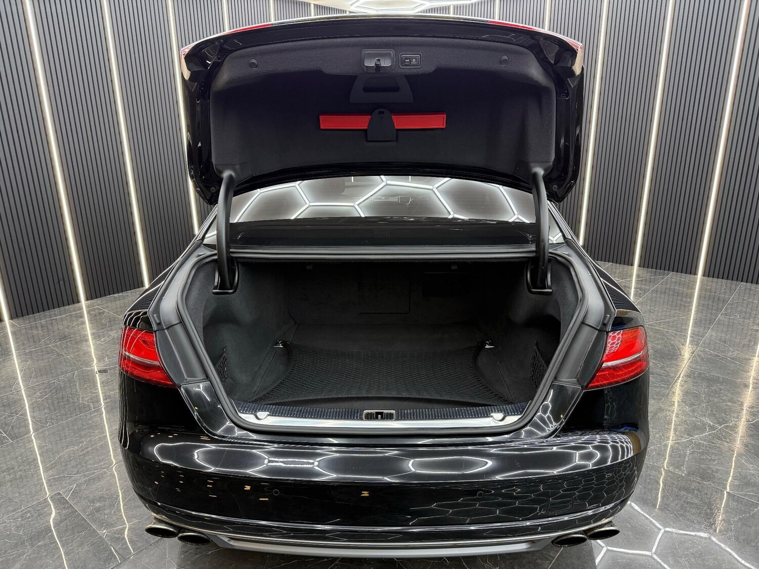 Used Audi A8 2016 for sale - 76692911: Photo 10