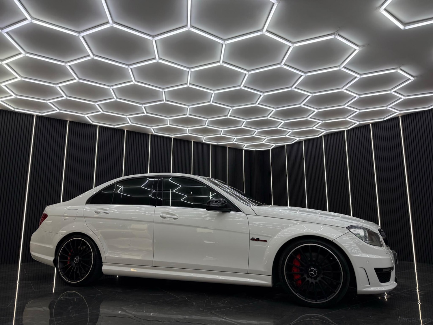 Used Mercedes-Benz C Class 2013 for sale - 76692935: Photo 2