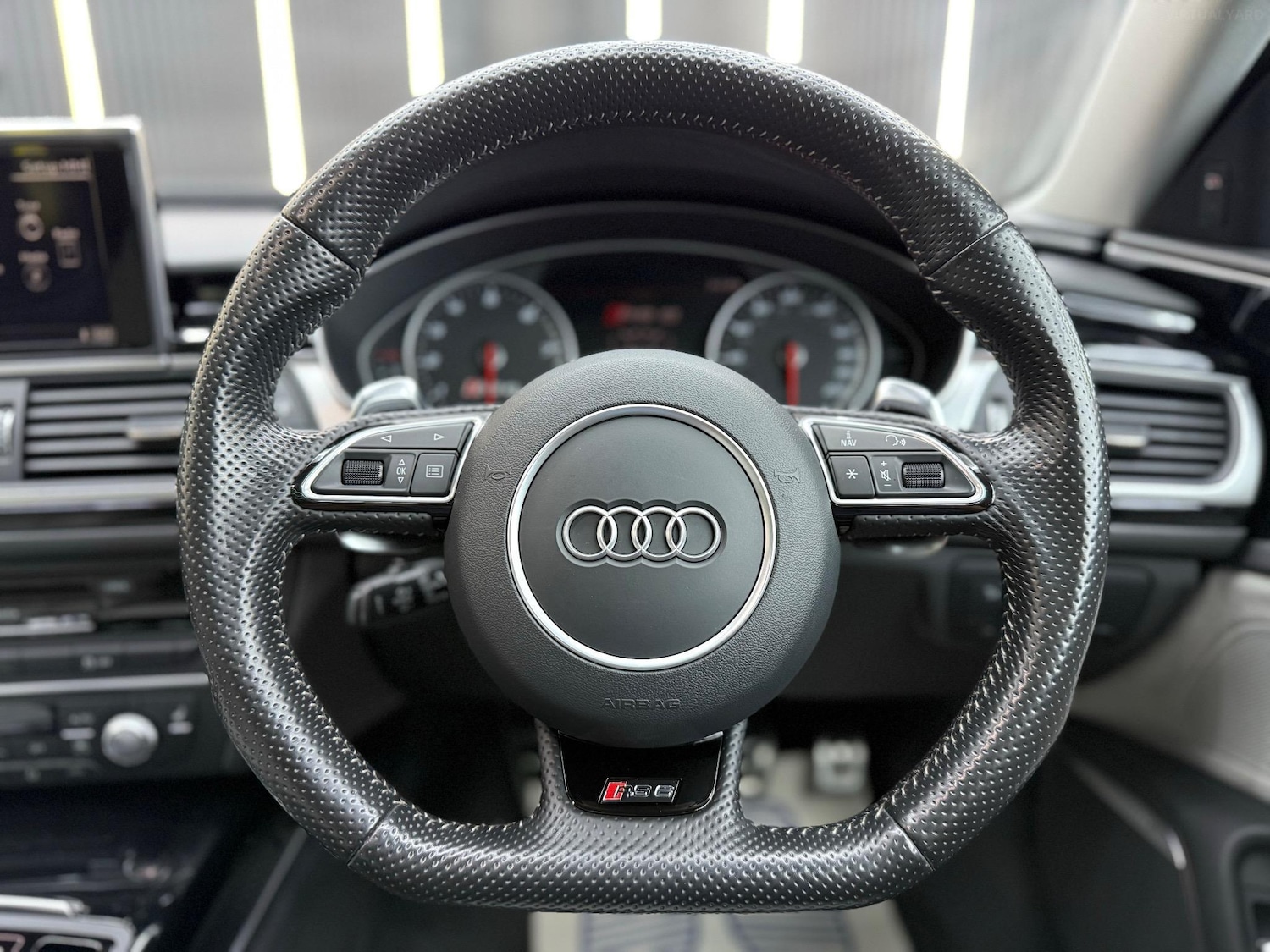 Used Audi RS6 2016 for sale - 76692930: Photo 17