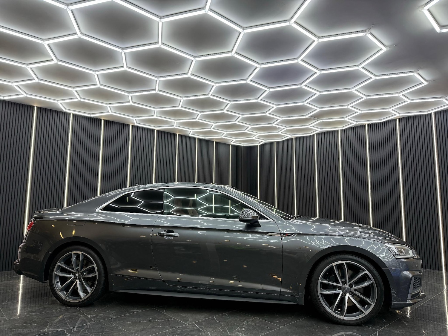 Used Audi A5 2016 for sale - 76960333: Photo 2