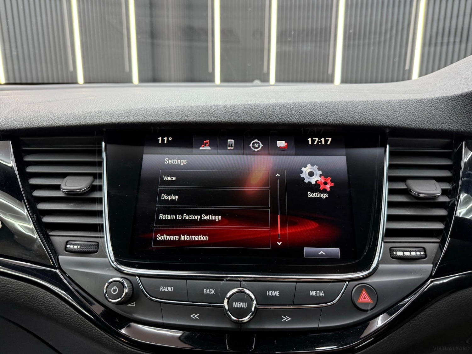 Used Vauxhall Astra 2017 for sale - 76692938: Photo 31