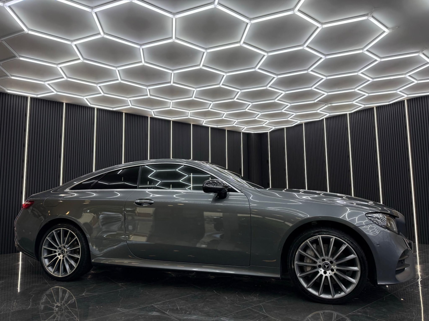 Used Mercedes-Benz E Class 2019 for sale - 76957085: Photo 2