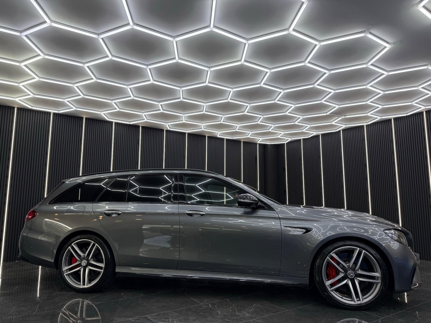 Used Mercedes-Benz E Class 2020 for sale - 76957080: Photo 2