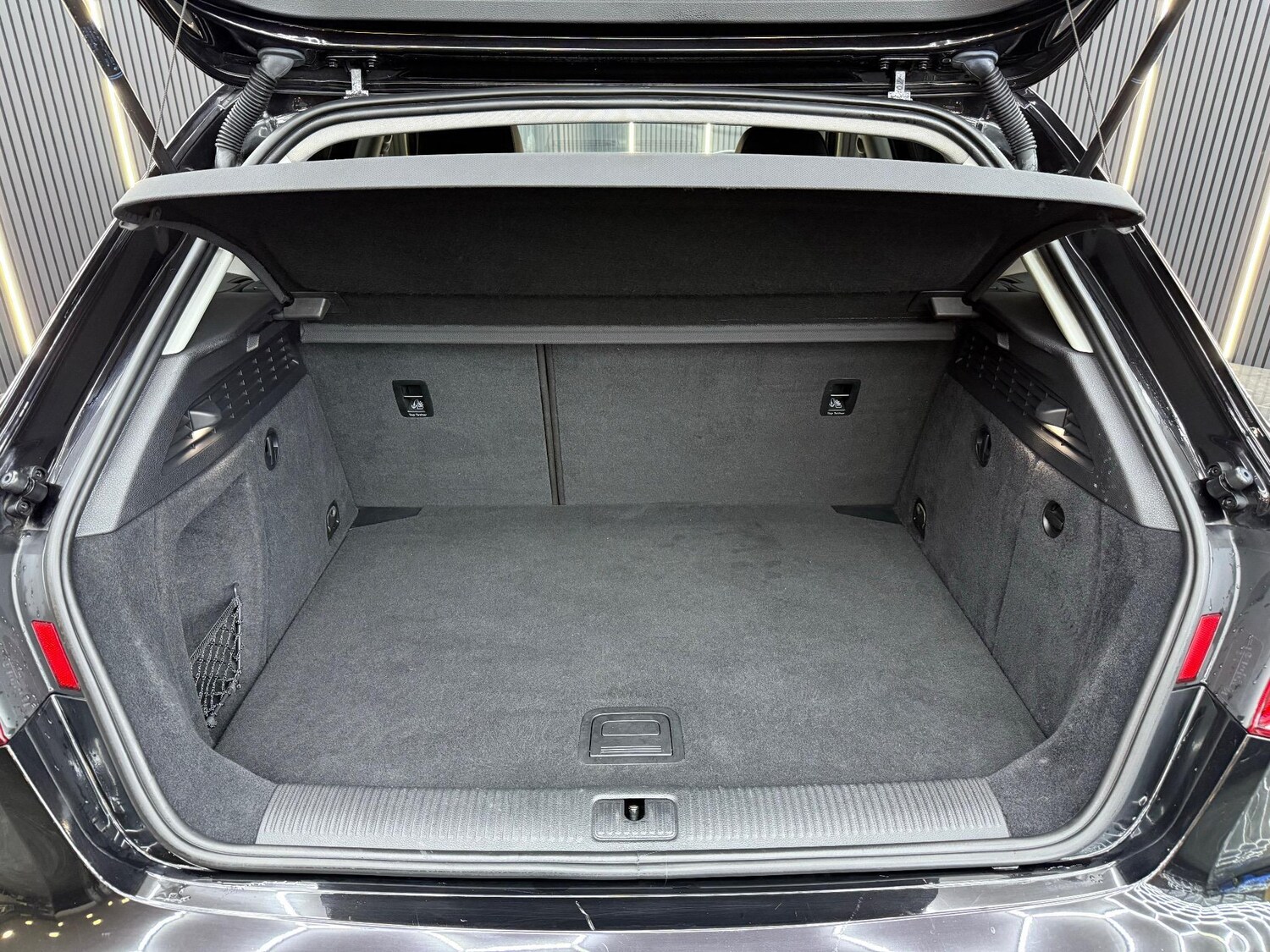 Used Audi RS3 2015 for sale - 76692914: Photo 9