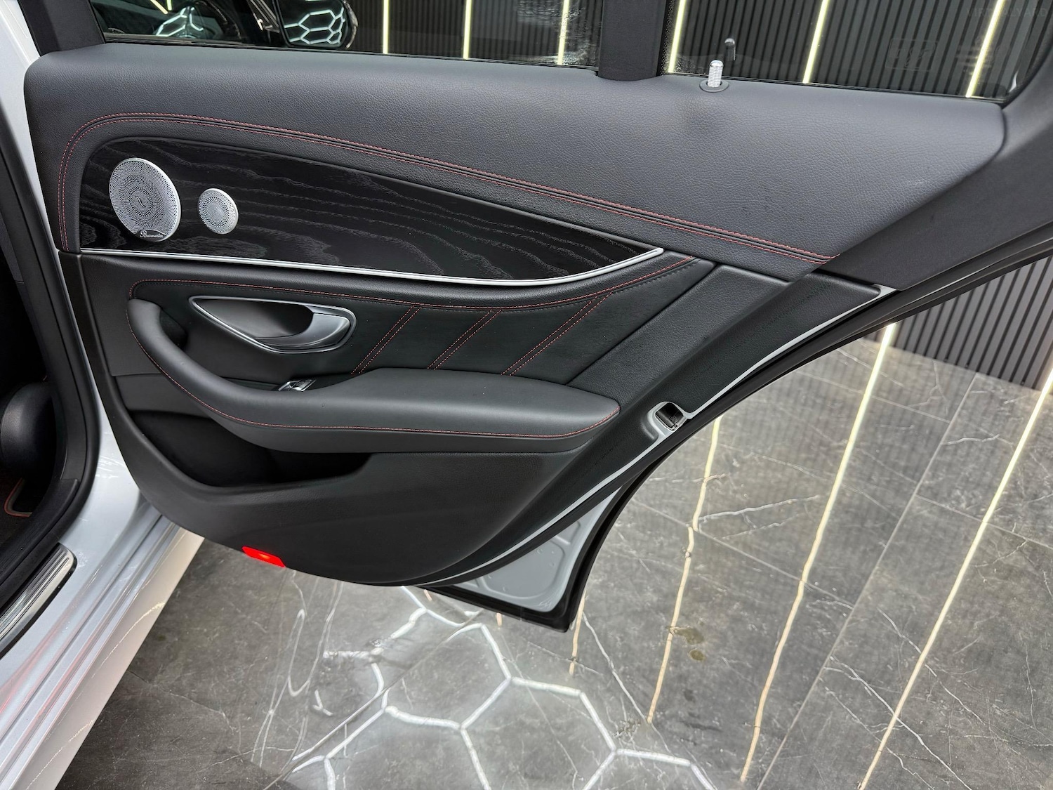 Used Mercedes-Benz E Class 2019 for sale - 76692923: Photo 38