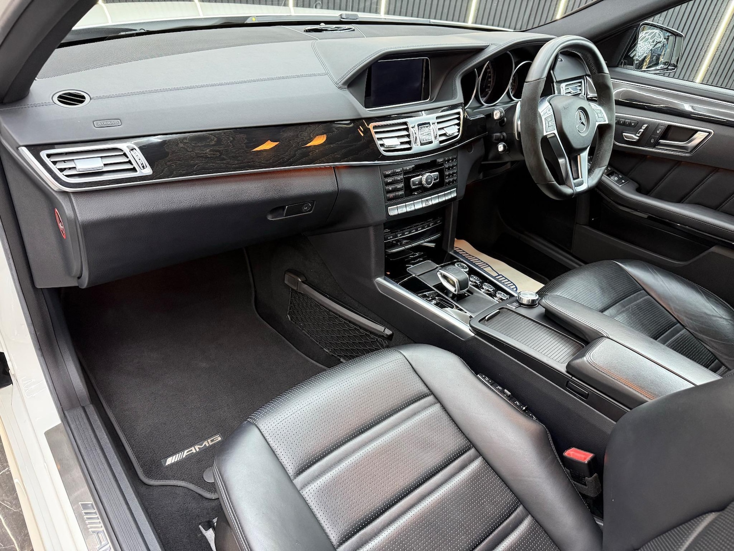 Used Mercedes-Benz E Class 2015 for sale - 76692917: Photo 13