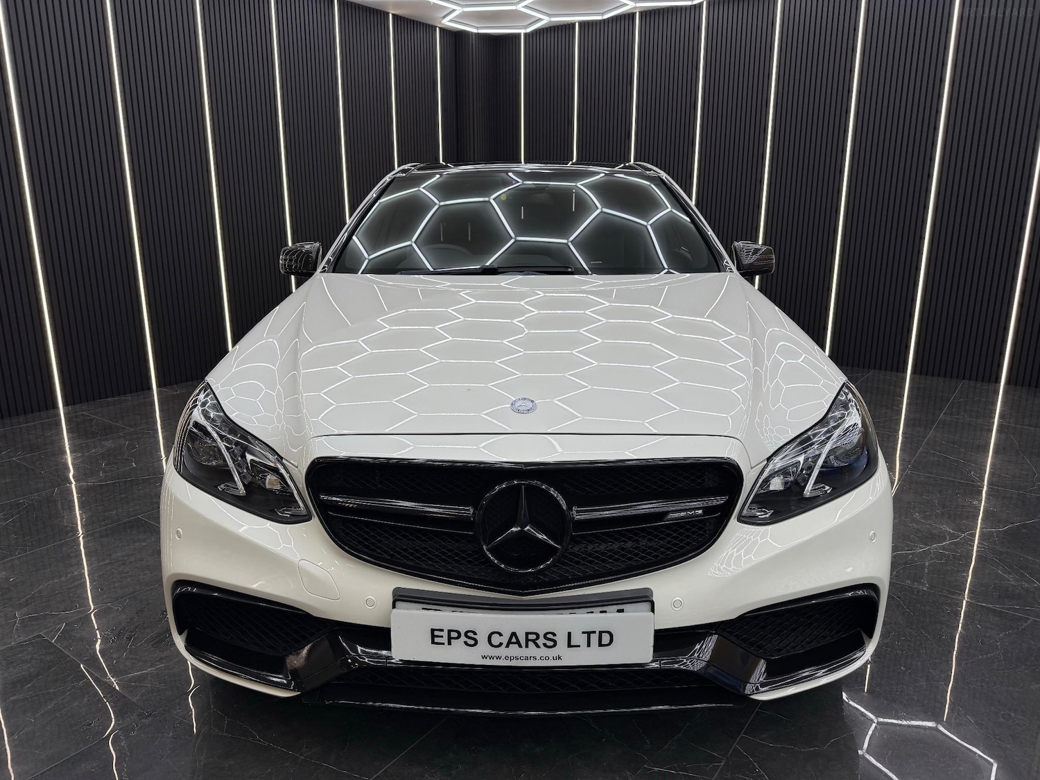 Used Mercedes-Benz E Class 2015 for sale - 76692917: Photo 4