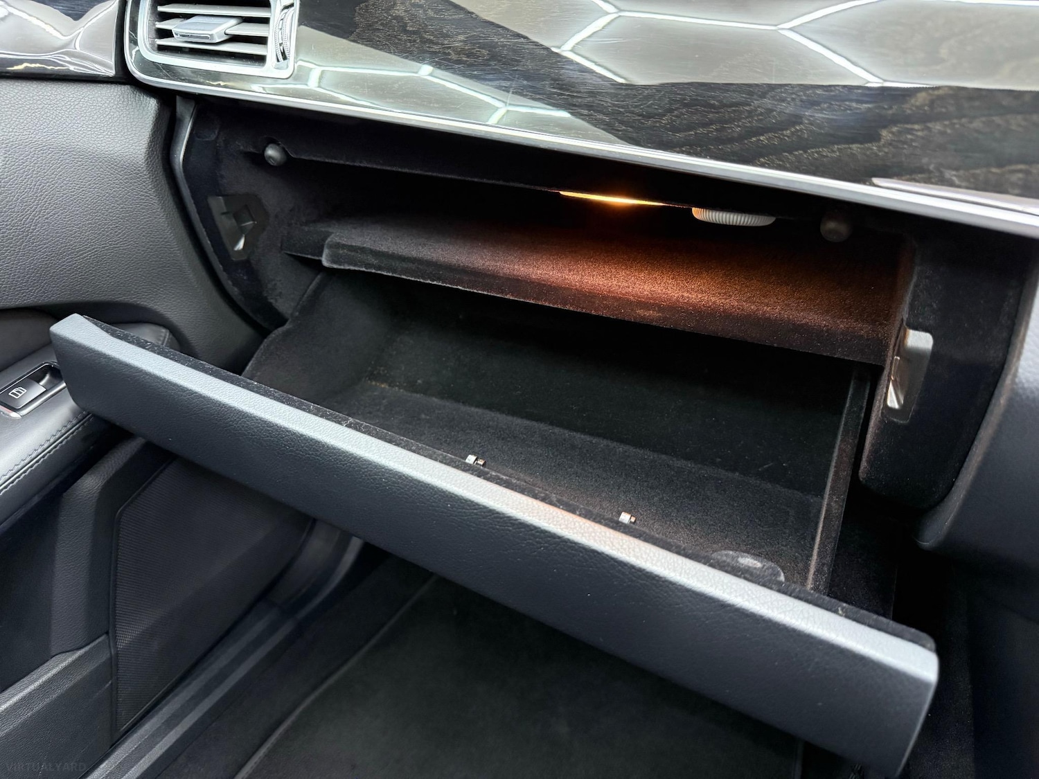 Used Mercedes-Benz E Class 2015 for sale - 76692917: Photo 45