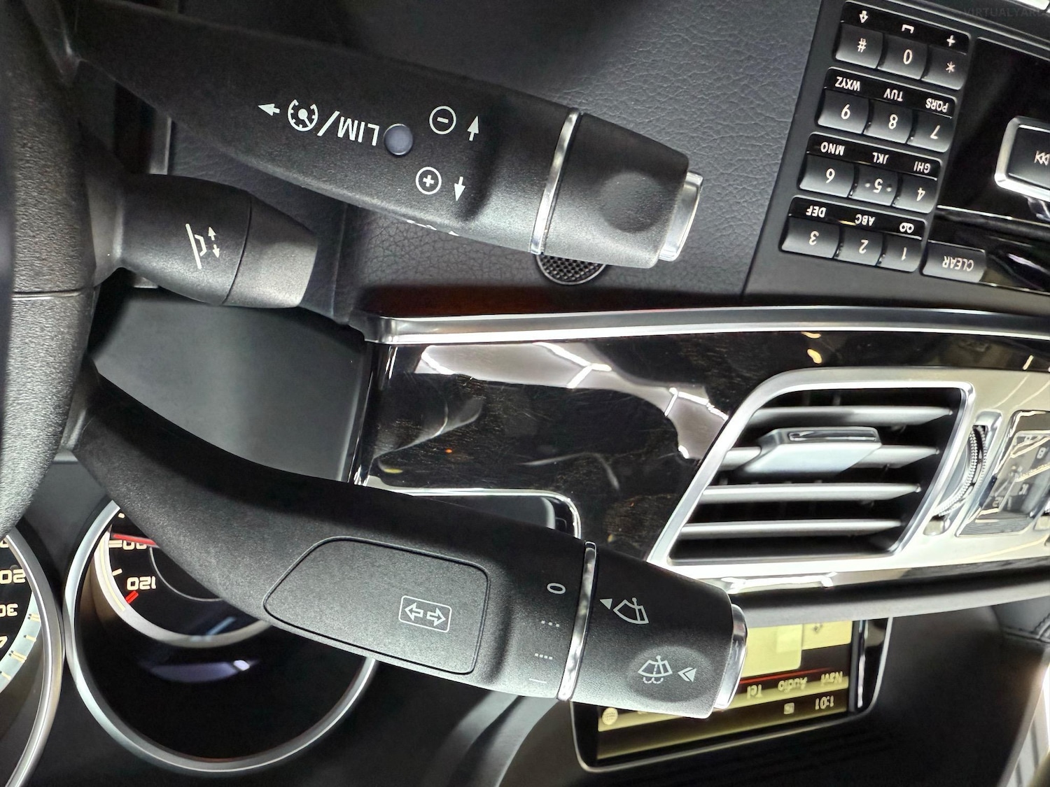 Used Mercedes-Benz E Class 2015 for sale - 76692917: Photo 51