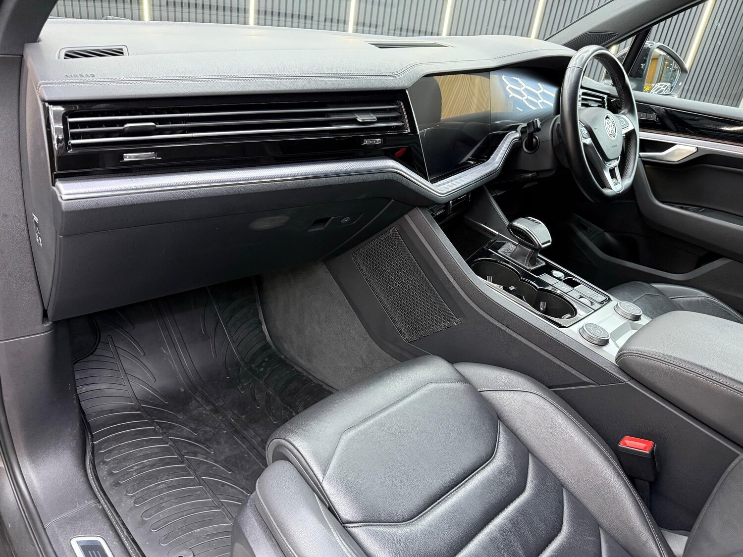 Used Volkswagen Touareg 2020 for sale - 76960331: Photo 16