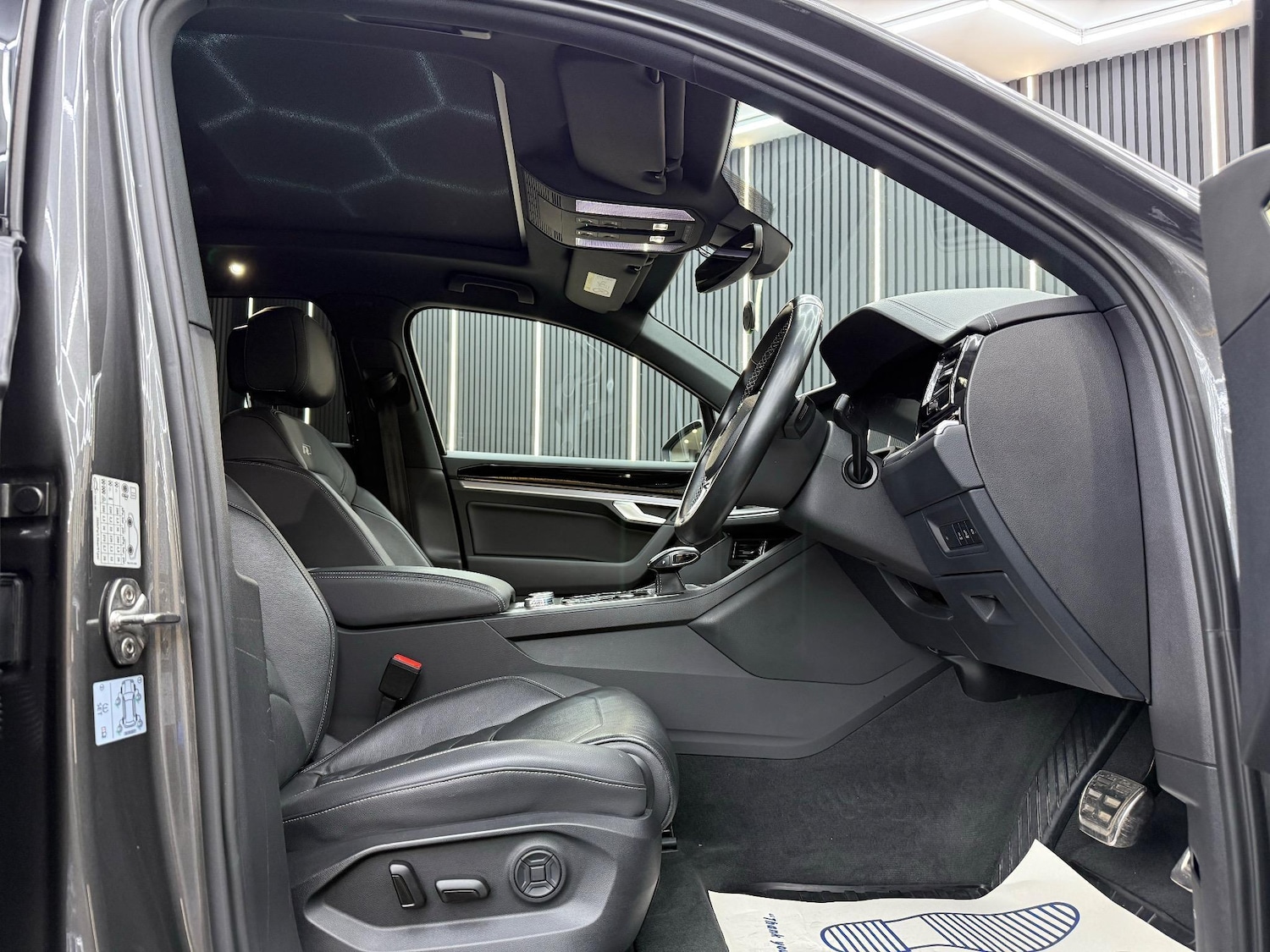 Used Volkswagen Touareg 2020 for sale - 76960331: Photo 18