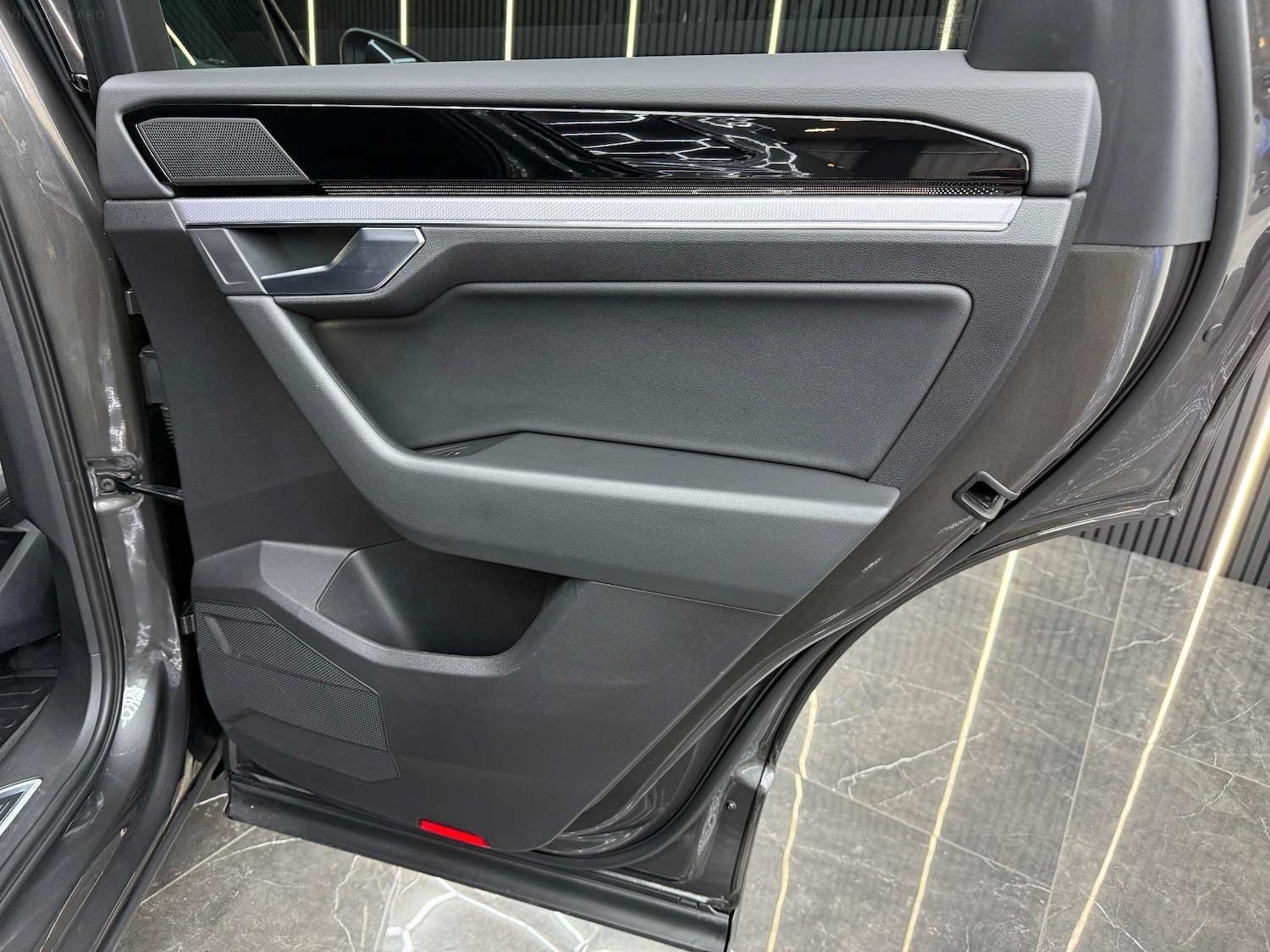 Used Volkswagen Touareg 2020 for sale - 76960331: Photo 42