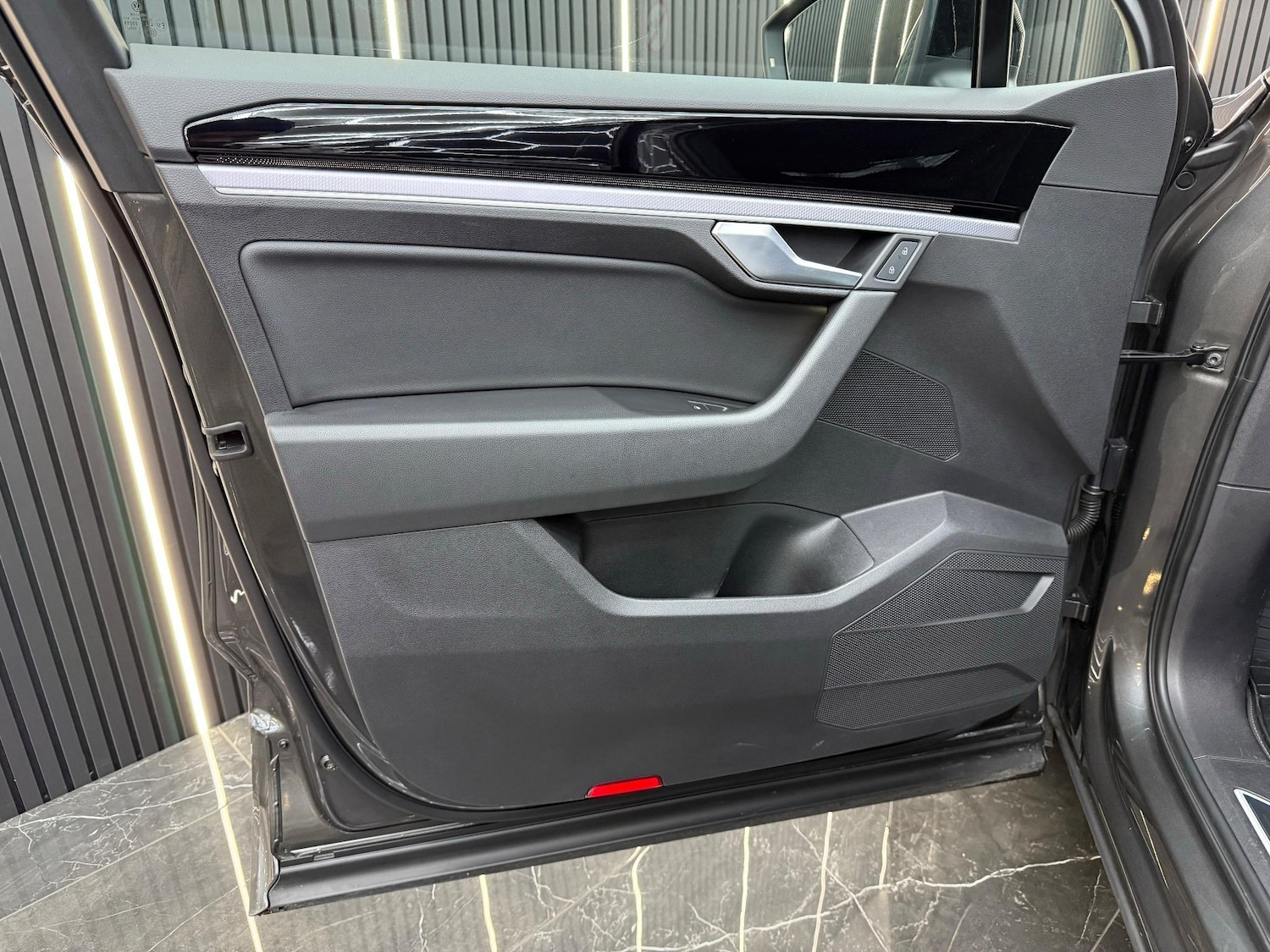 Used Volkswagen Touareg 2020 for sale - 76960331: Photo 45