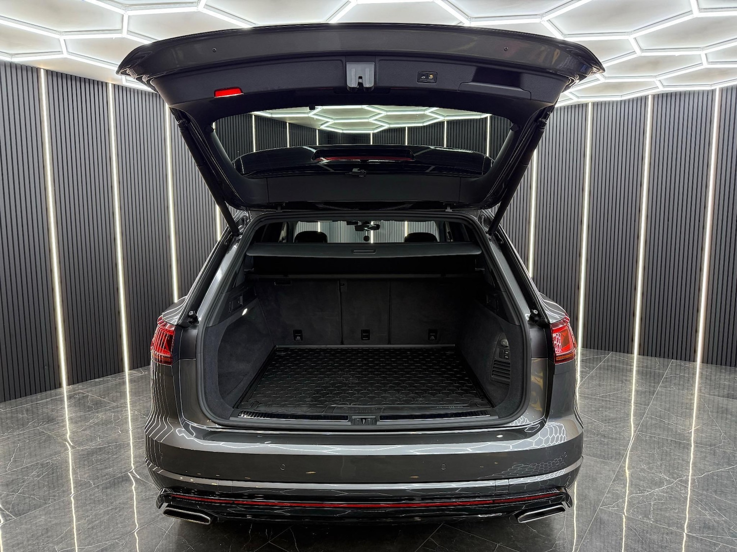 Used Volkswagen Touareg 2020 for sale - 76960331: Photo 7