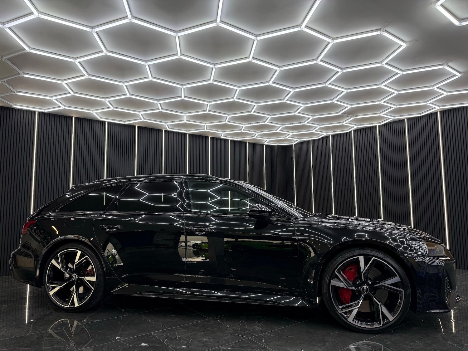 Used Audi RS6 2022 for sale - 76692927: Photo 2