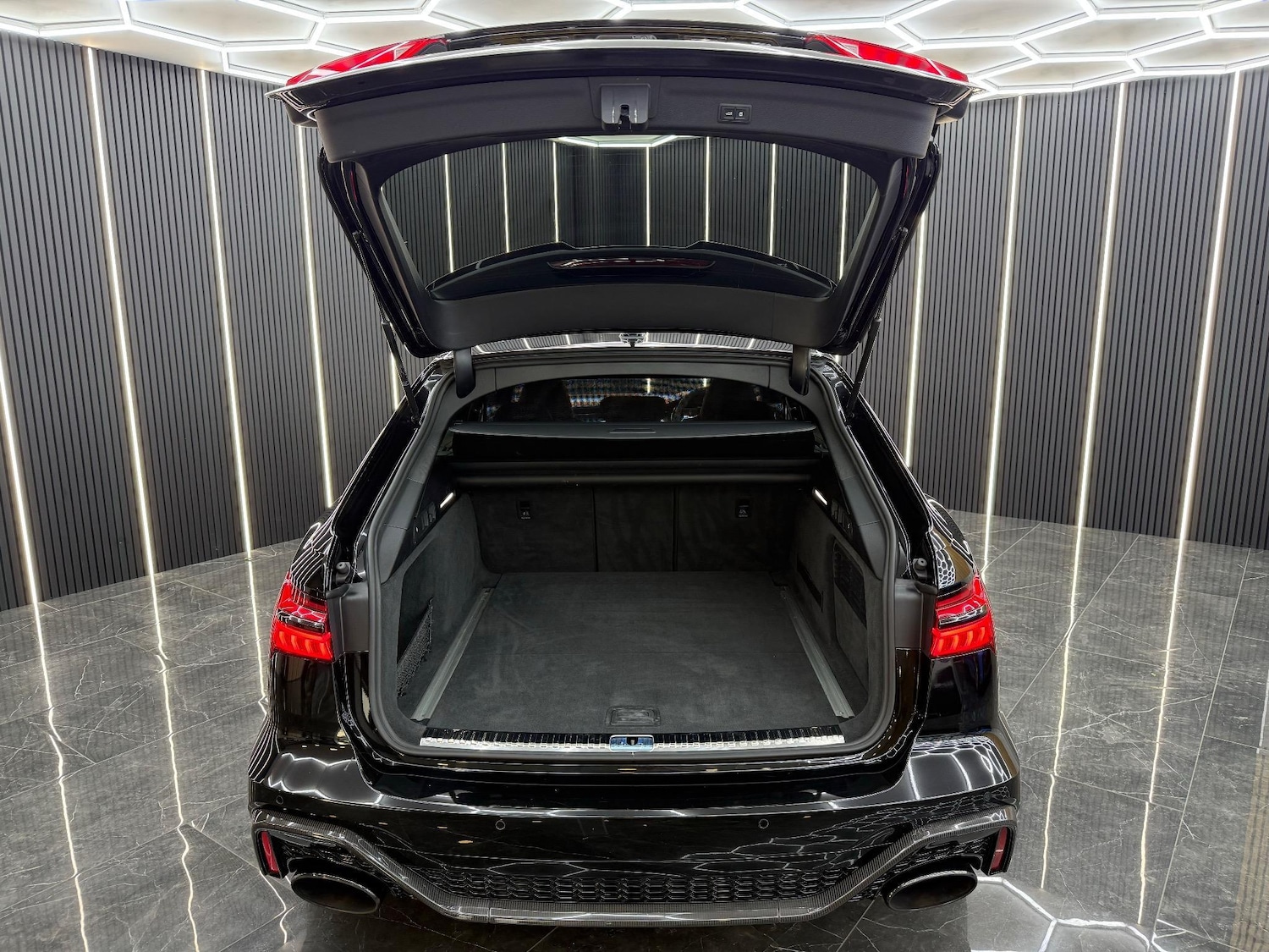 Used Audi RS6 2022 for sale - 76692927: Photo 9