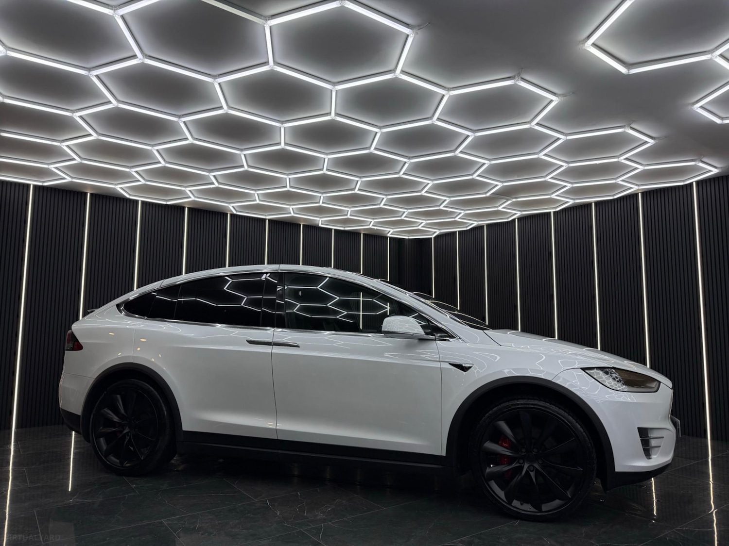 Used Tesla Model X 2019 for sale - 77296562: Photo 2