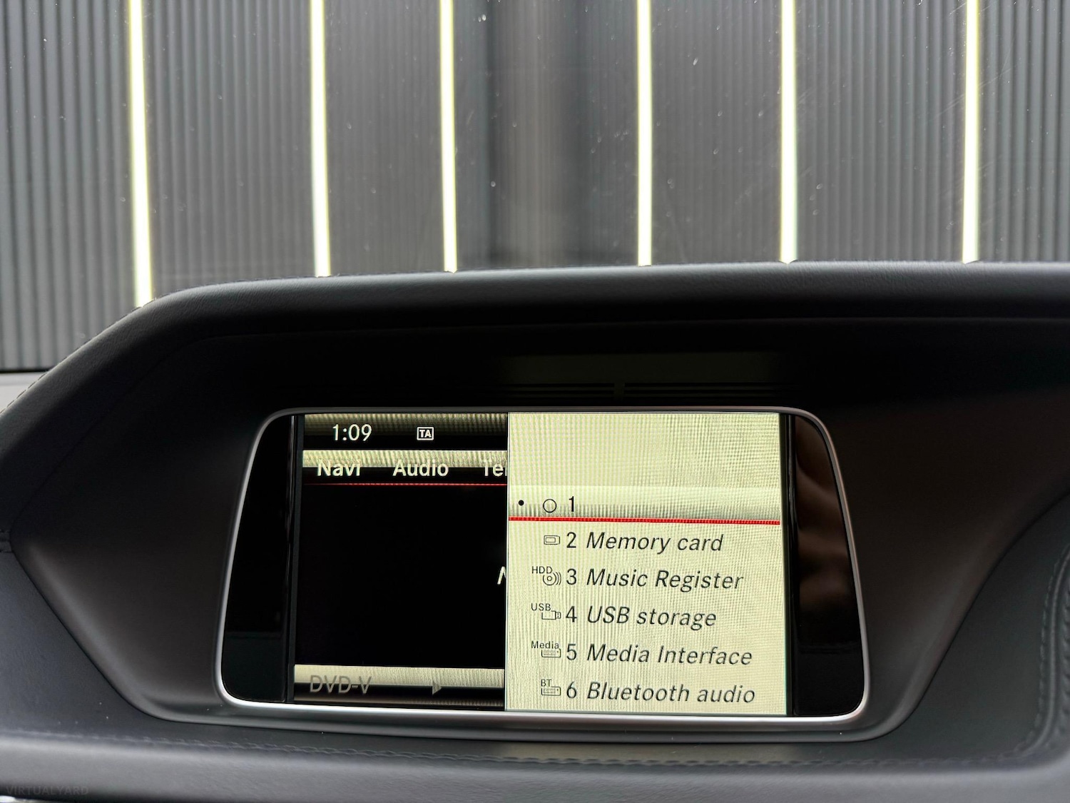 Used Mercedes-Benz E Class 2015 for sale - 76957069: Photo 29