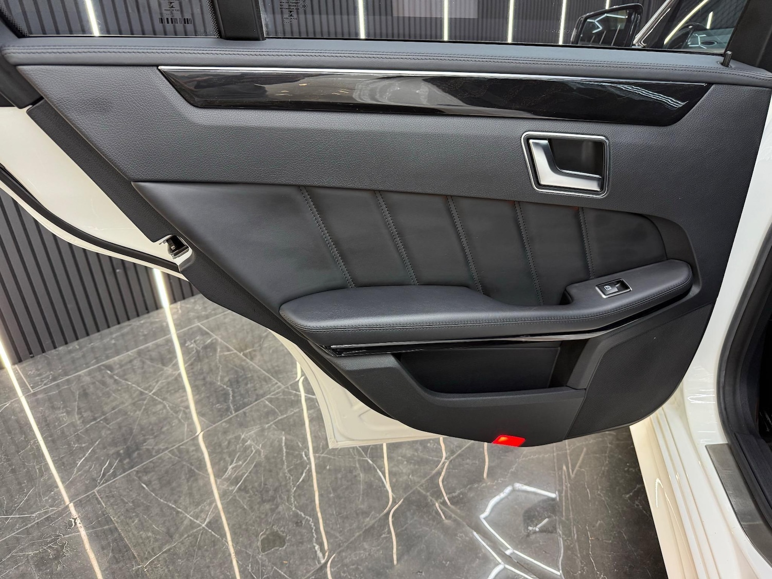 Used Mercedes-Benz E Class 2015 for sale - 76957069: Photo 40