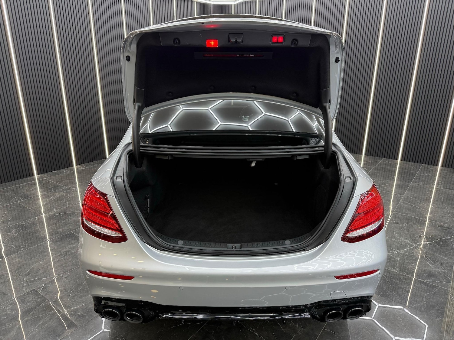 Used Mercedes-Benz E Class 2019 for sale - 76957093: Photo 10