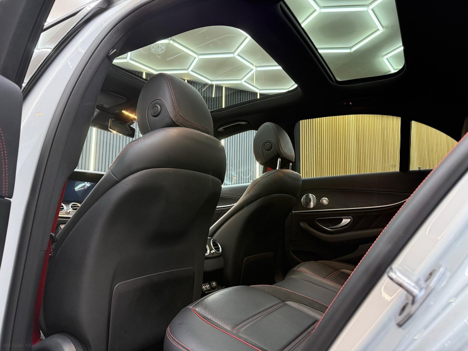 Used Mercedes-Benz E Class 2019 for sale - 76957093: Photo 17