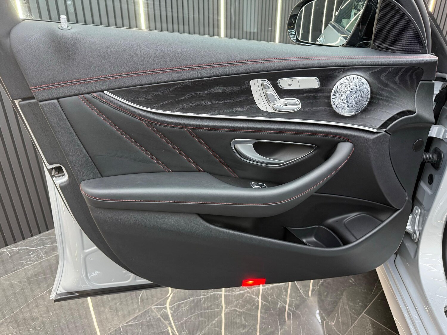 Used Mercedes-Benz E Class 2019 for sale - 76957093: Photo 36