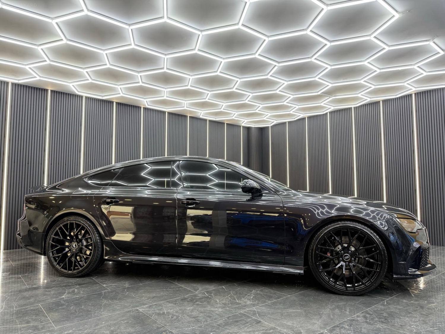 Used Audi RS7 2015 for sale - 78150447: Photo 2