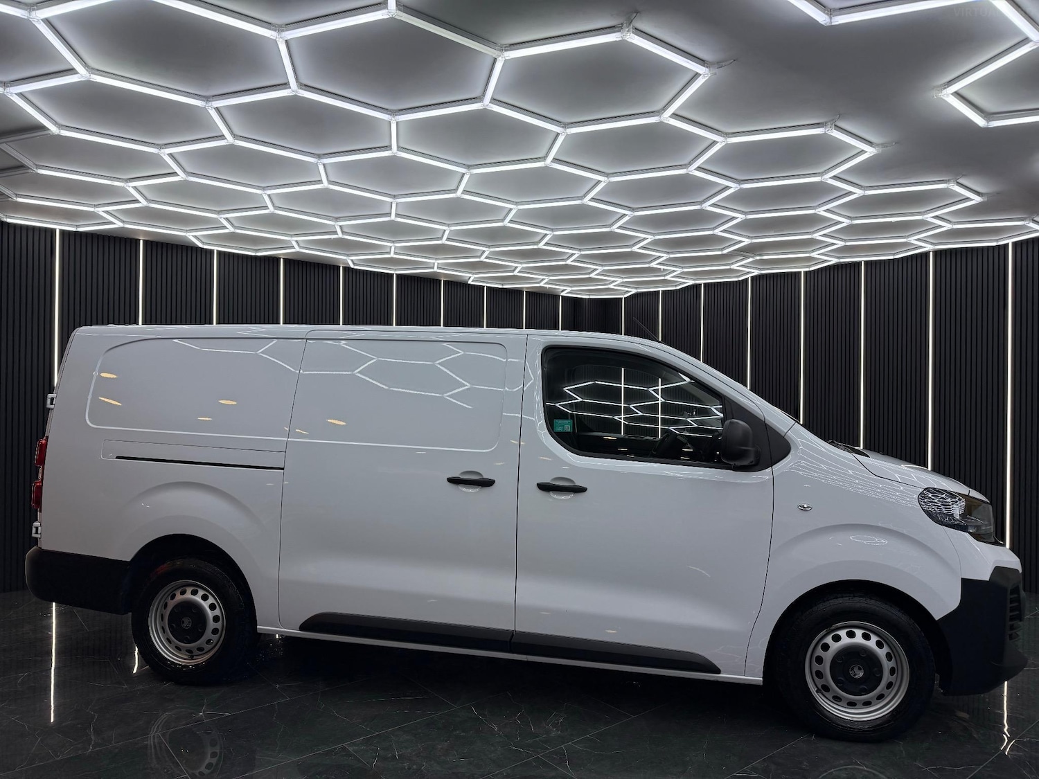 Used Vauxhall Vivaro 2024 for sale - 77296560: Photo 2