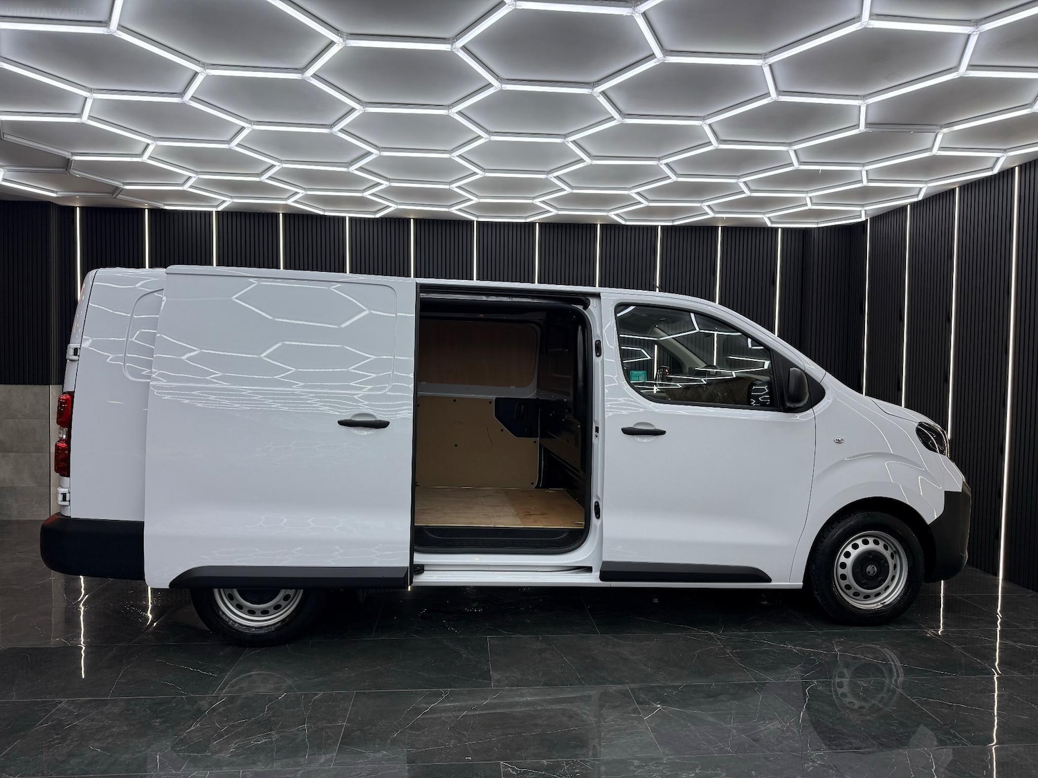 Used Vauxhall Vivaro 2024 for sale - 77296560: Photo 9