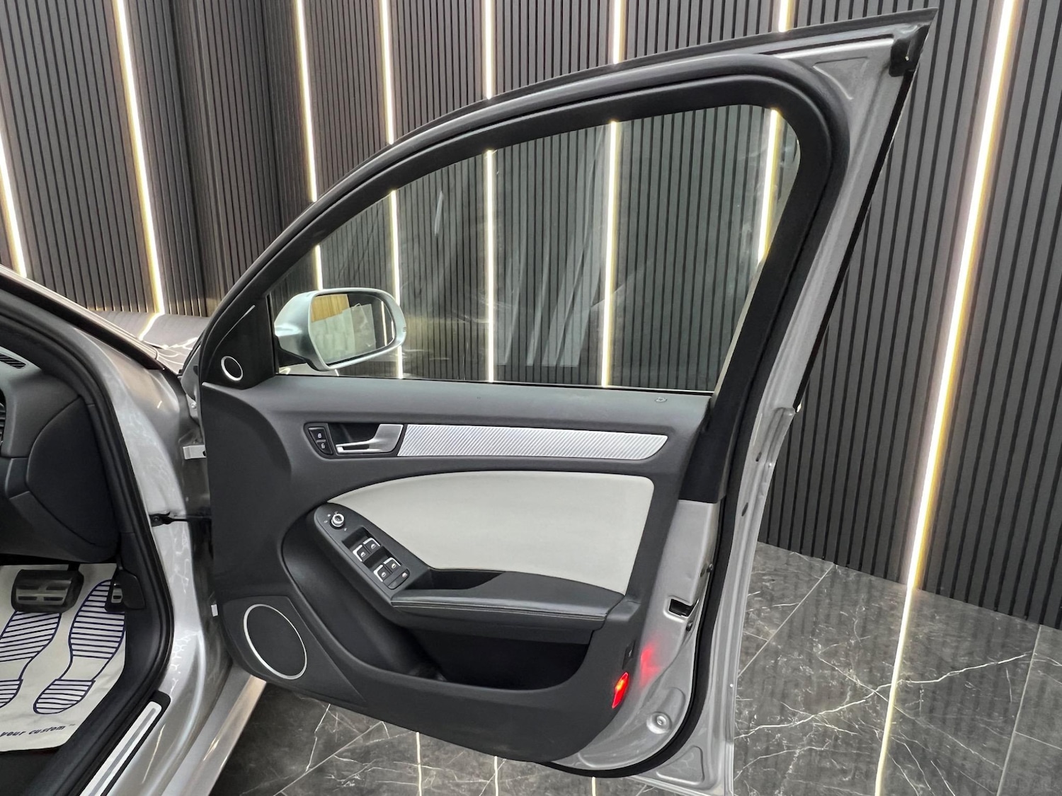 Used Audi RS4 2012 for sale - 76692922: Photo 28