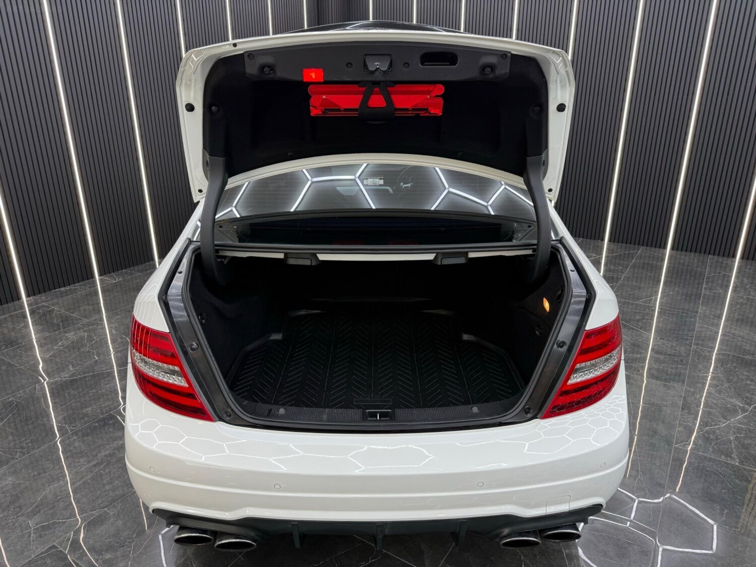 Used Mercedes-Benz C Class 2013 for sale - 76957075: Photo 10