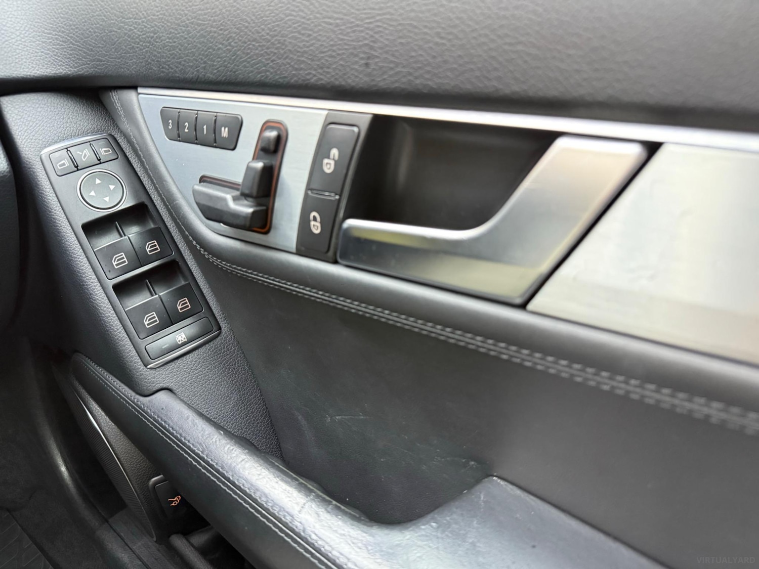 Used Mercedes-Benz C Class 2013 for sale - 76957075: Photo 32