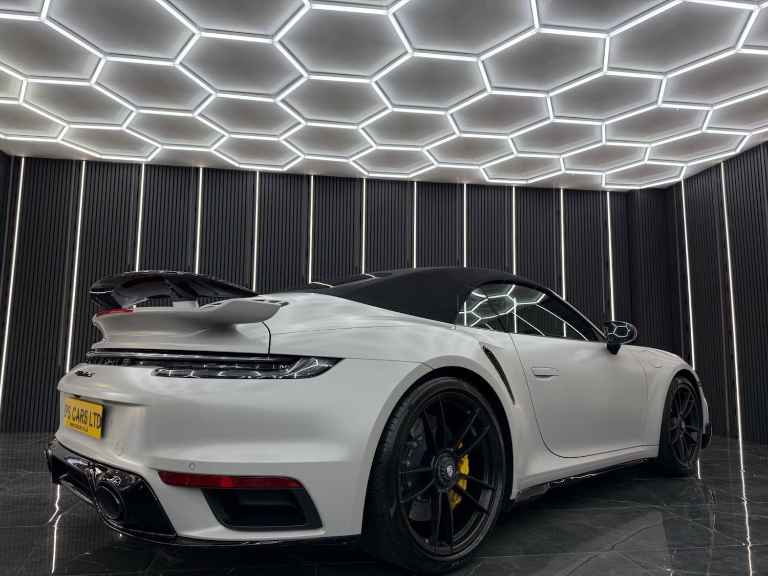 Used Porsche 911 2022 for sale - 76692916: Photo 2