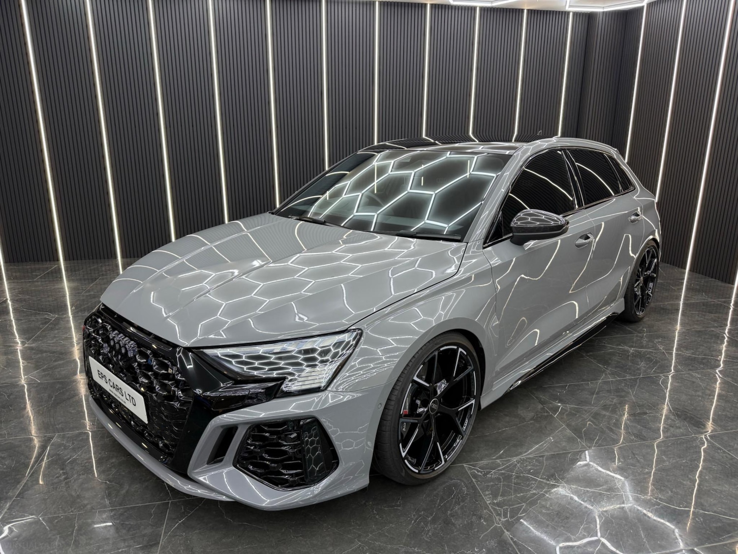 Used Audi RS3 2023 for sale - 77933636: Photo 2