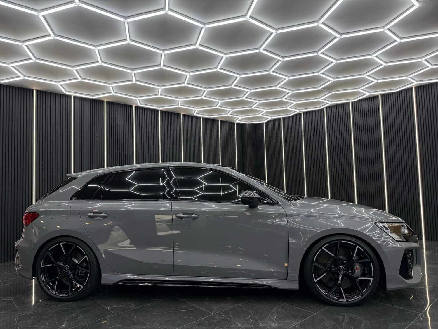 Used Audi RS3 2023 for sale - 77933636: Photo 3