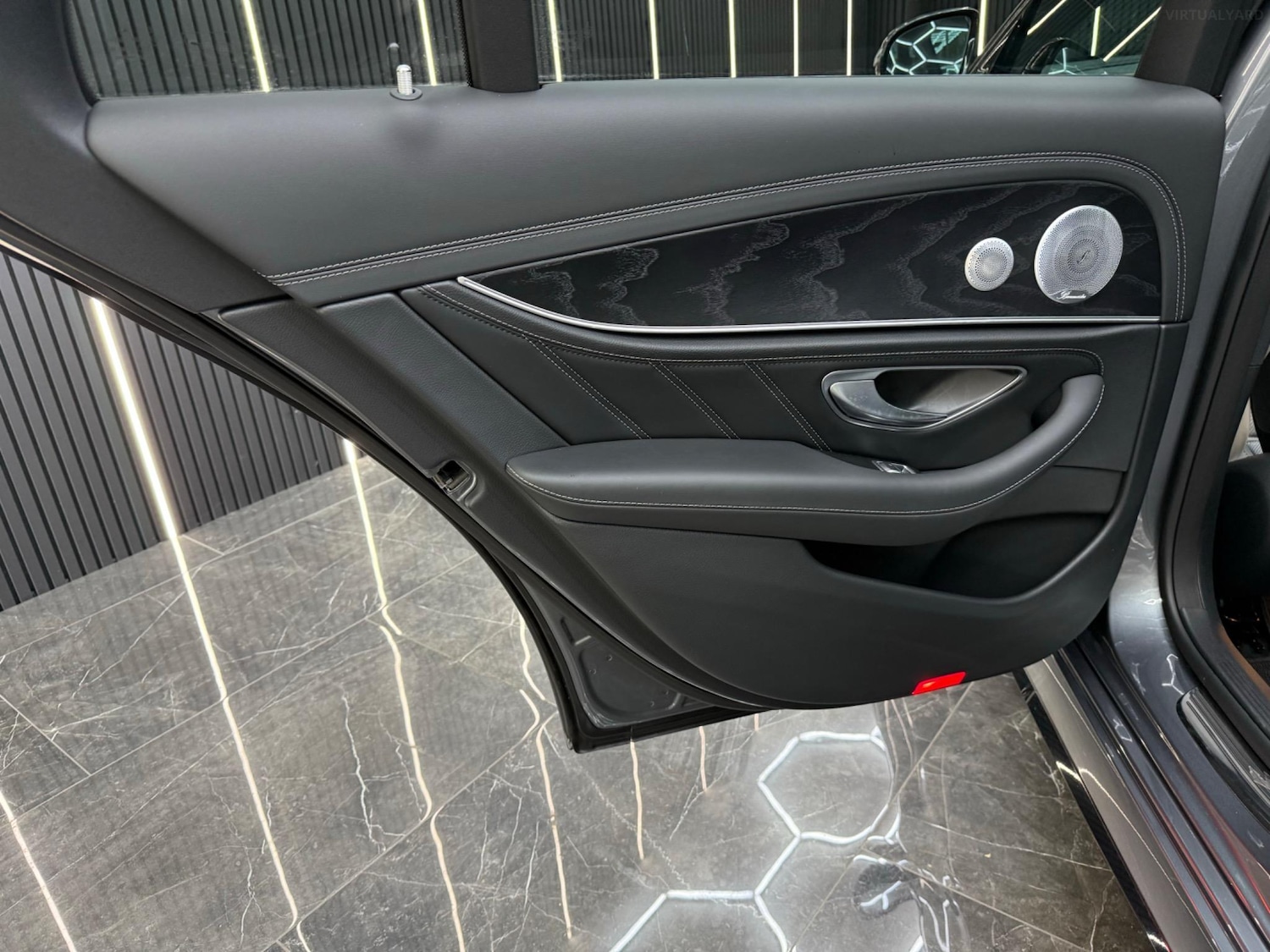 Used Mercedes-Benz E Class 2020 for sale - 76692932: Photo 42