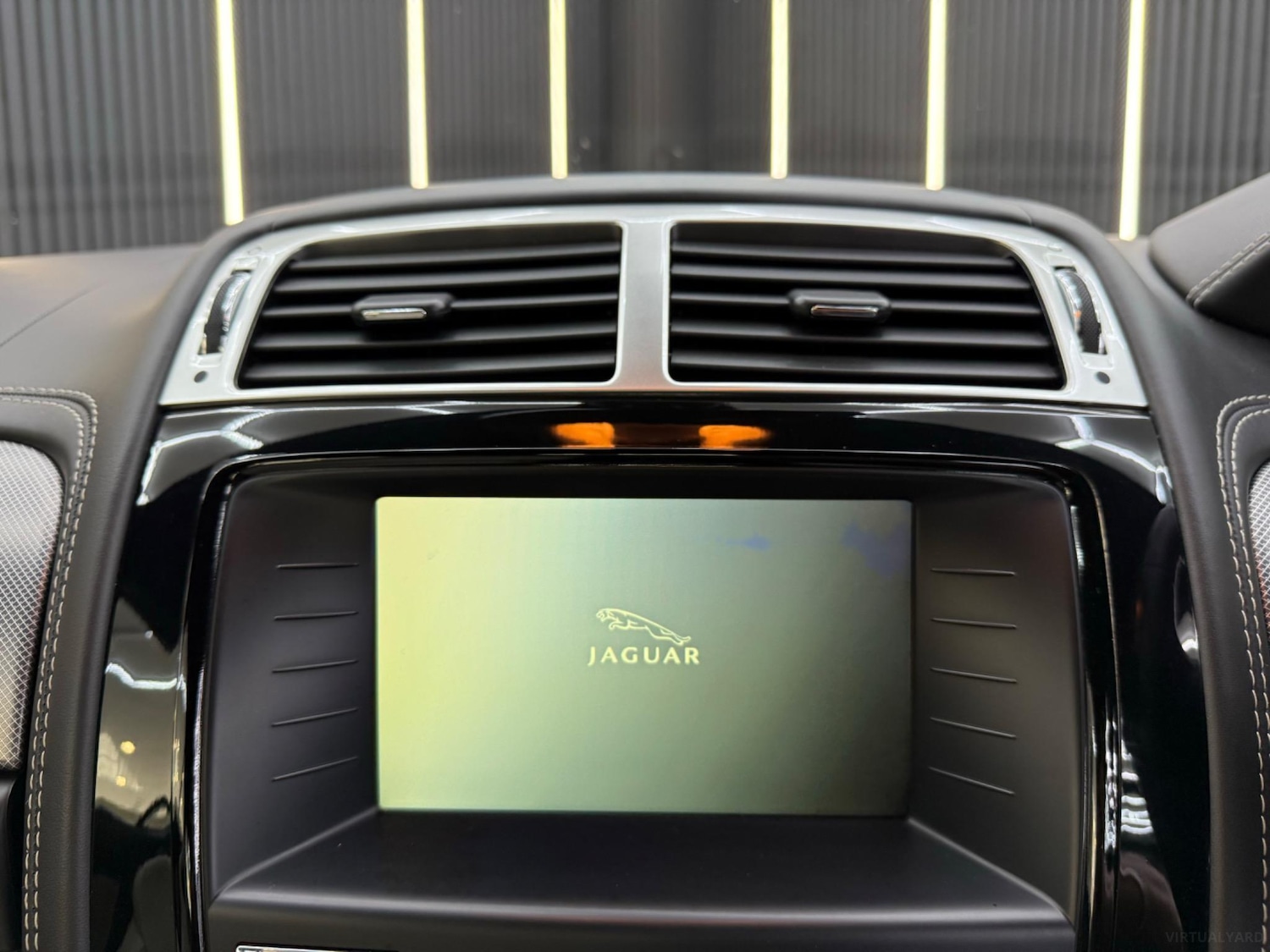 Used Jaguar XK 2014 for sale - 76692928: Photo 22
