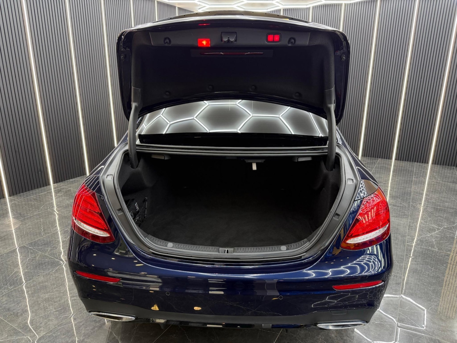 Used Mercedes-Benz E Class 2020 for sale - 76692924: Photo 10