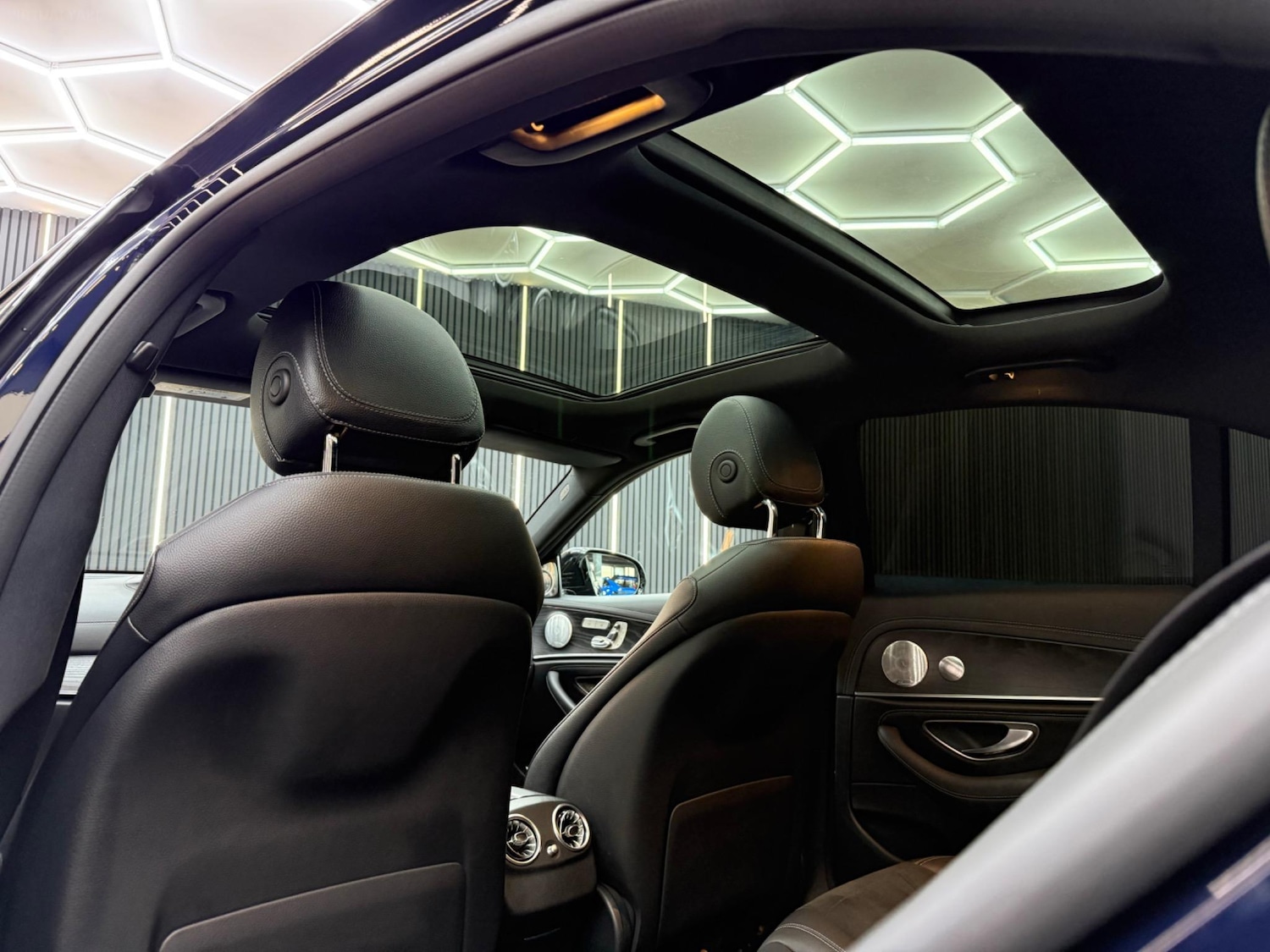 Used Mercedes-Benz E Class 2020 for sale - 76692924: Photo 15