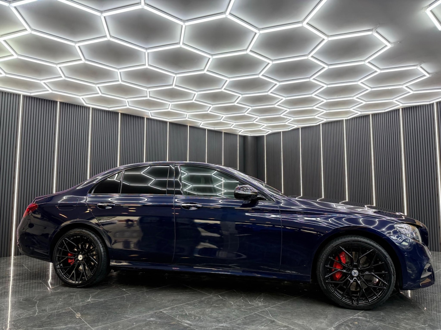 Used Mercedes-Benz E Class 2020 for sale - 76692924: Photo 2