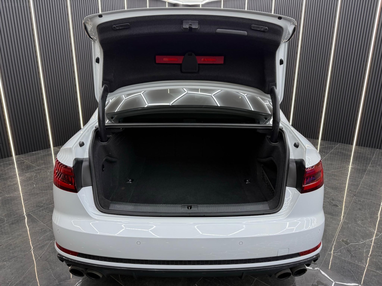 Used Audi A4 2017 for sale - 77296559: Photo 8