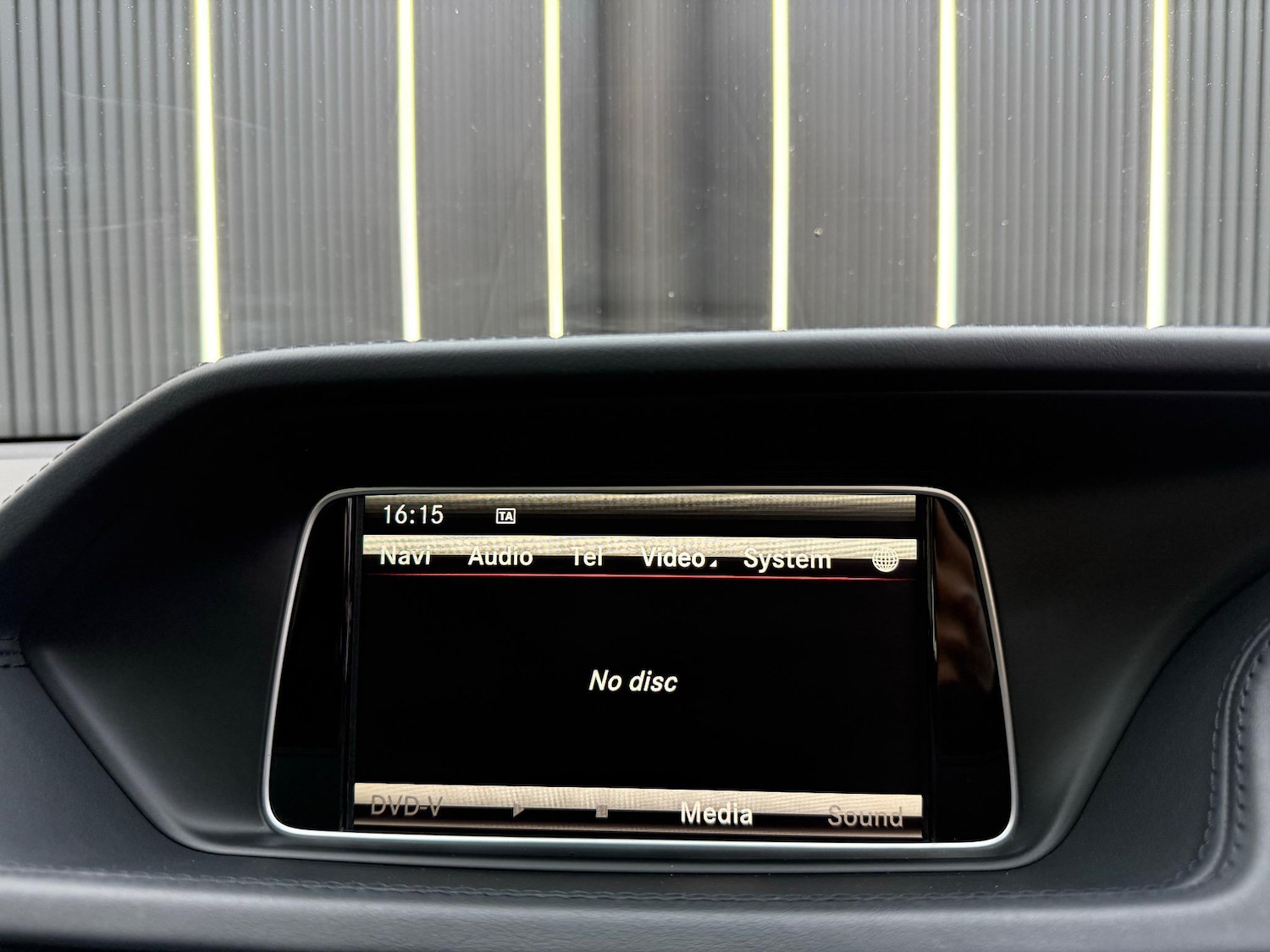 Used Mercedes-Benz E Class 2015 for sale - 76957068: Photo 27