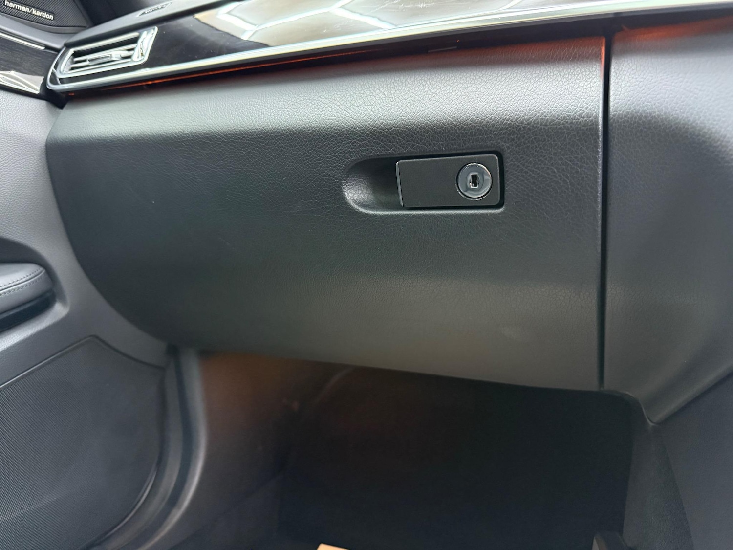 Used Mercedes-Benz E Class 2015 for sale - 76957068: Photo 32