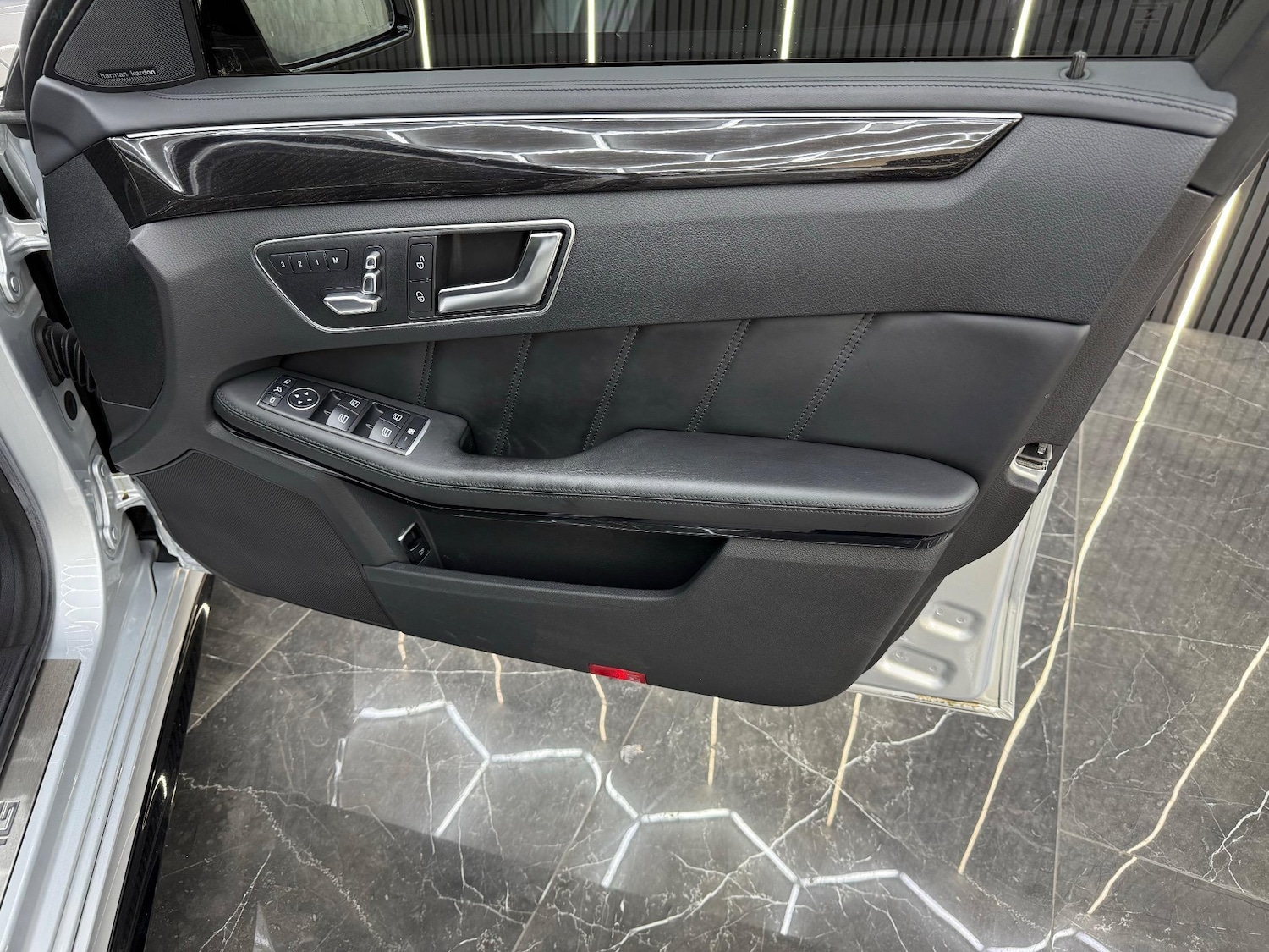 Used Mercedes-Benz E Class 2015 for sale - 76957068: Photo 40