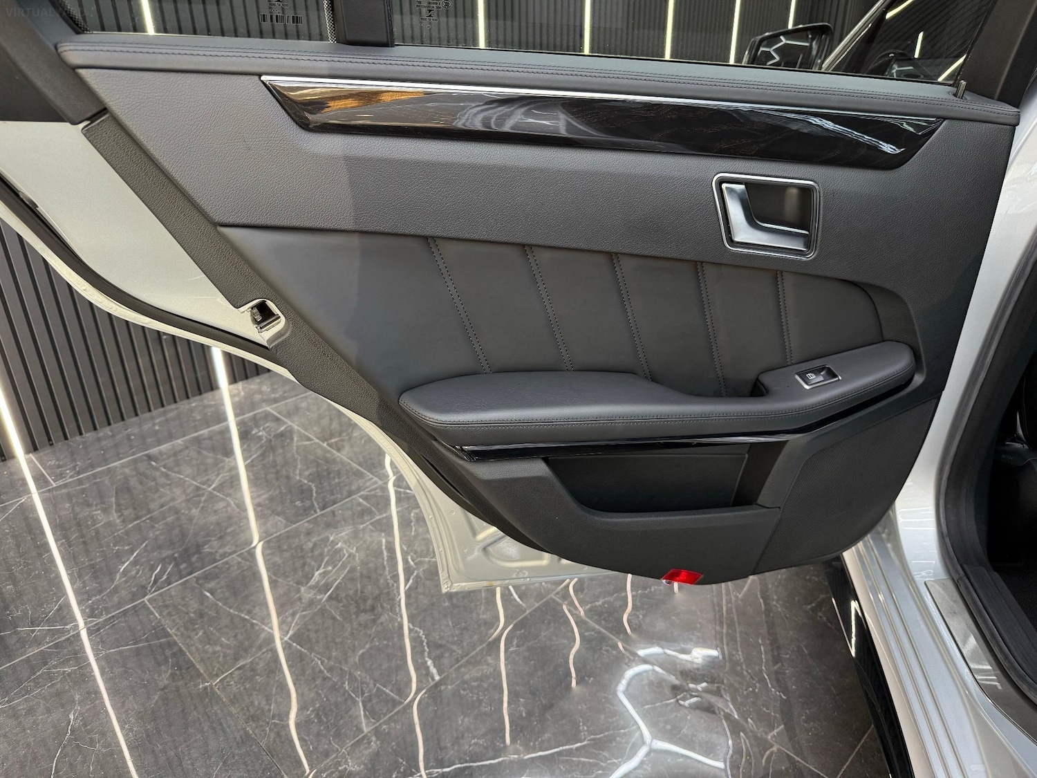 Used Mercedes-Benz E Class 2015 for sale - 76957068: Photo 41