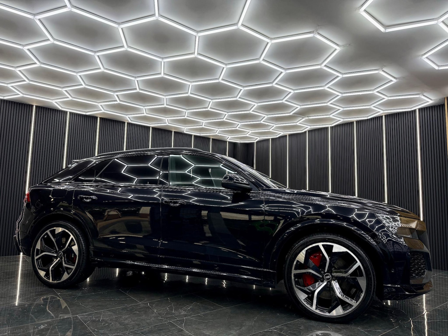 Used Audi RS Q8 2021 for sale - 76692929: Photo 2