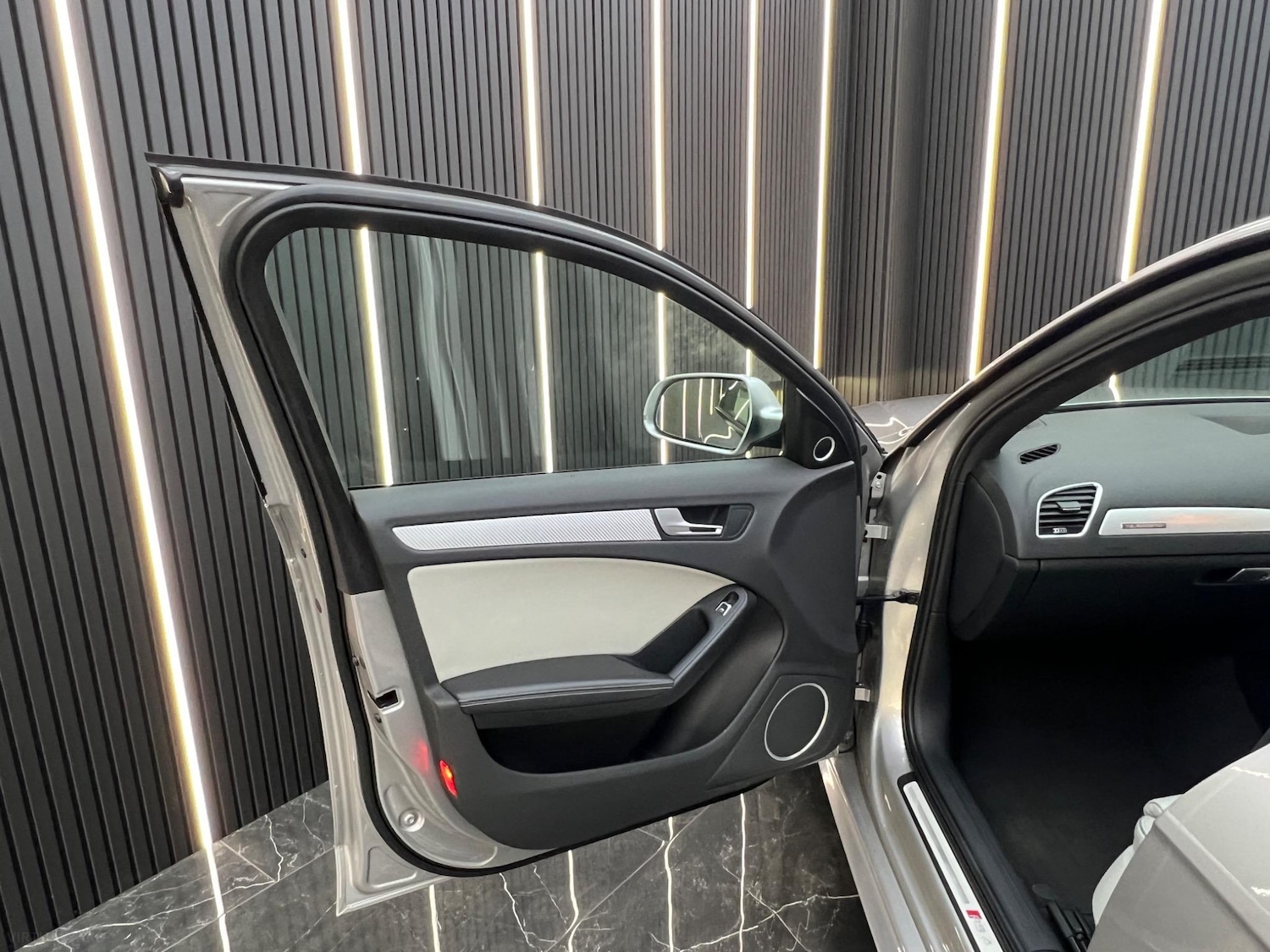 Used Audi RS4 2012 for sale - 77785339: Photo 29