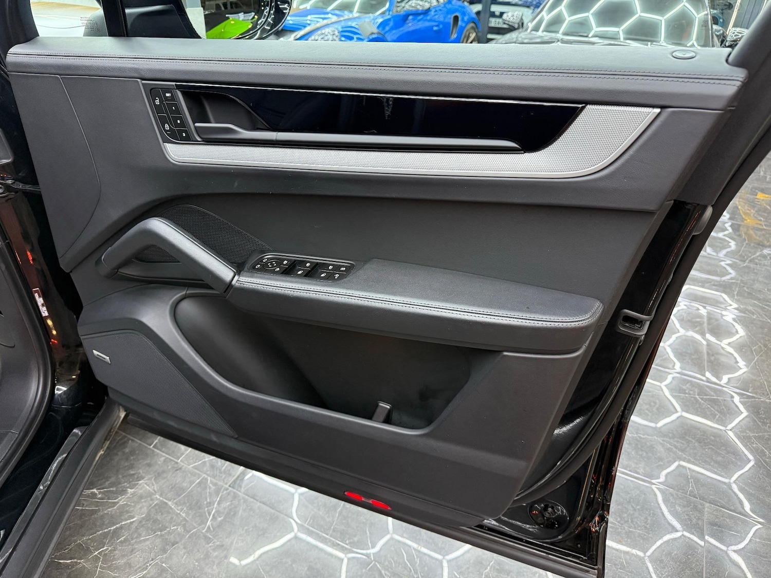 Used Porsche Cayenne 2023 for sale - 77022882: Photo 34